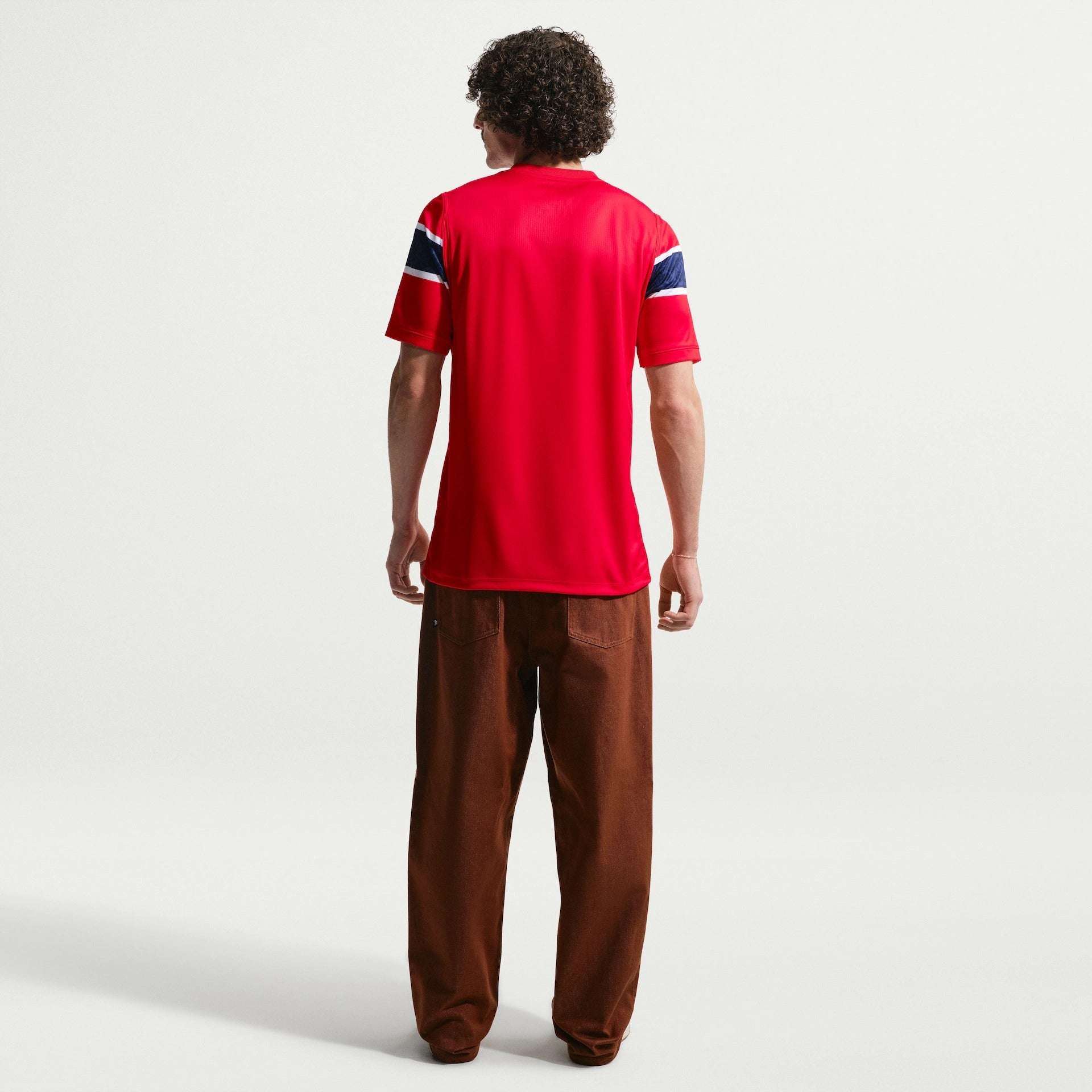 Camisa Noruega 2026/27 I - detalhe da manga