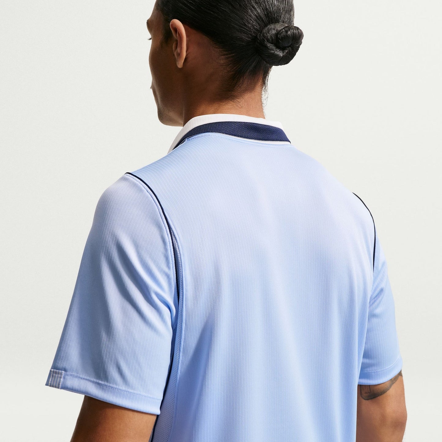 Camisa Uruguai 2026/27 I - detalhe da gola