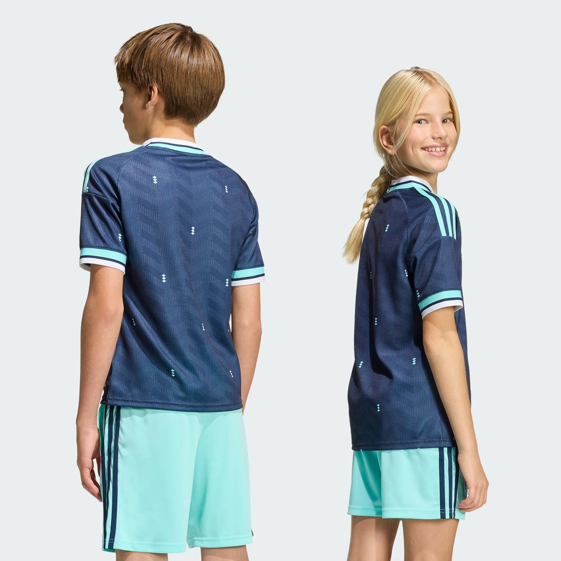 Conjunto Infantil Alemanha 2026/27 II Kit - vista traseira