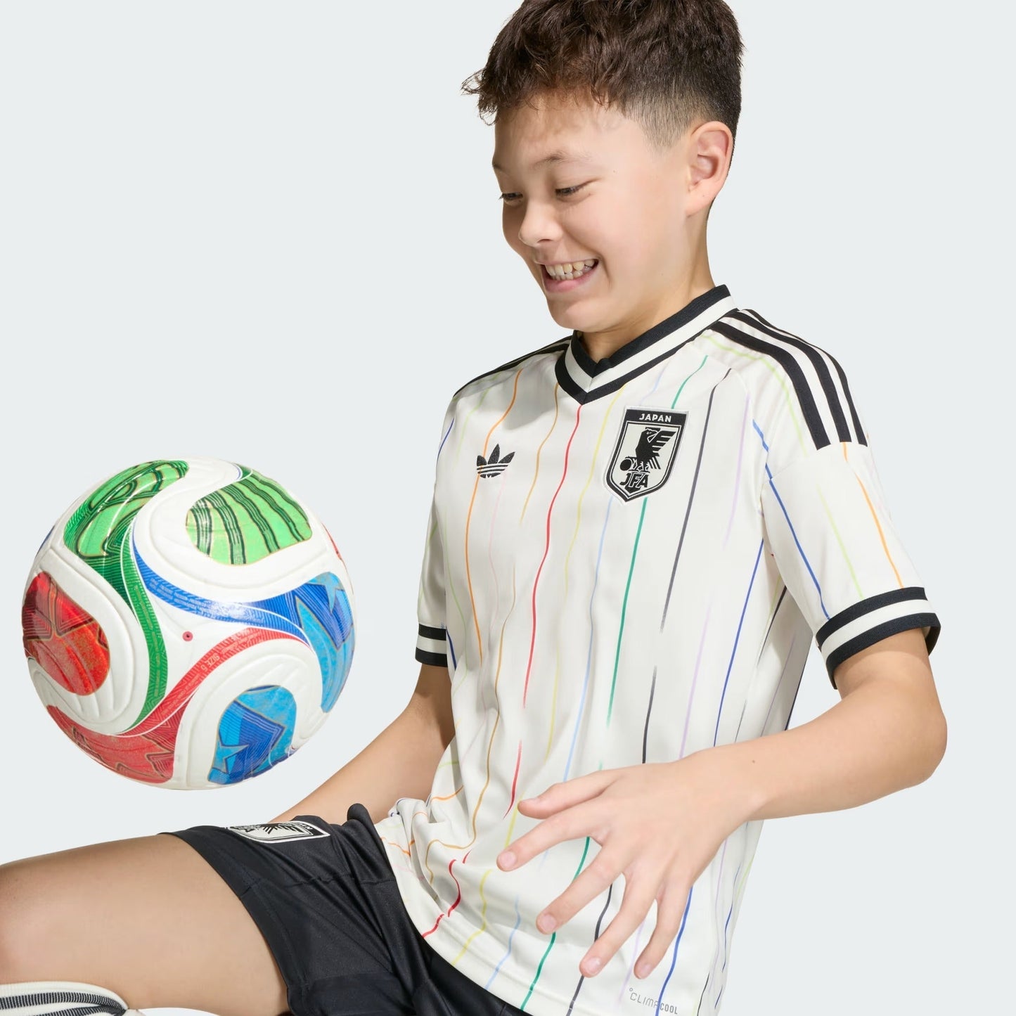 Conjunto Infantil Japão 2026/27 II Kit - detalhe da gola