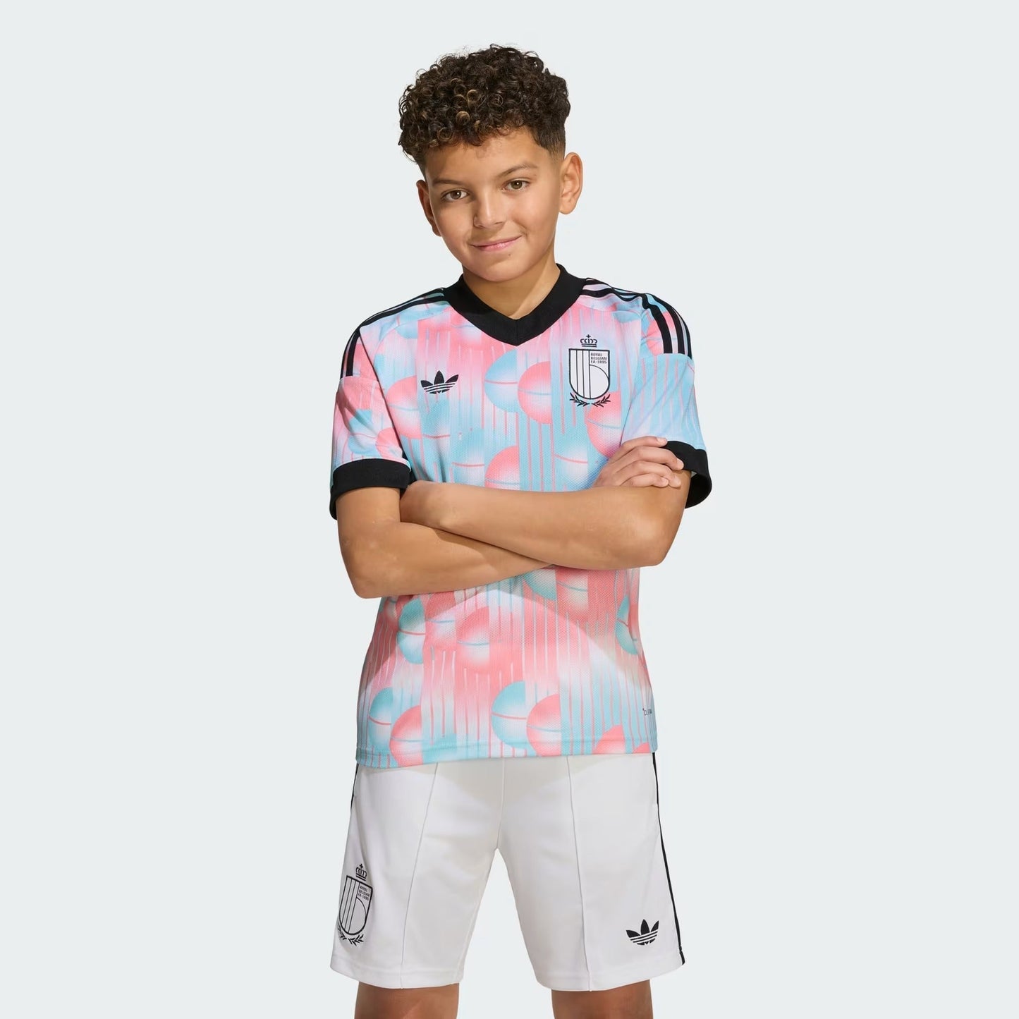 Conjunto Infantil Bélgica 2026/27 II Kit - detalhe da gola