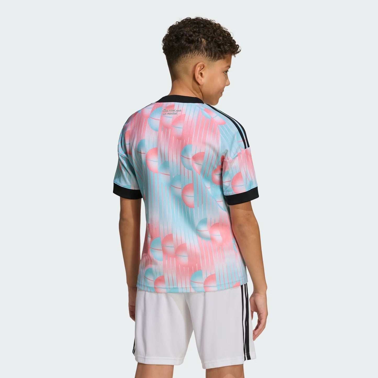 Conjunto Infantil Bélgica 2026/27 II Kit - detalhe da manga