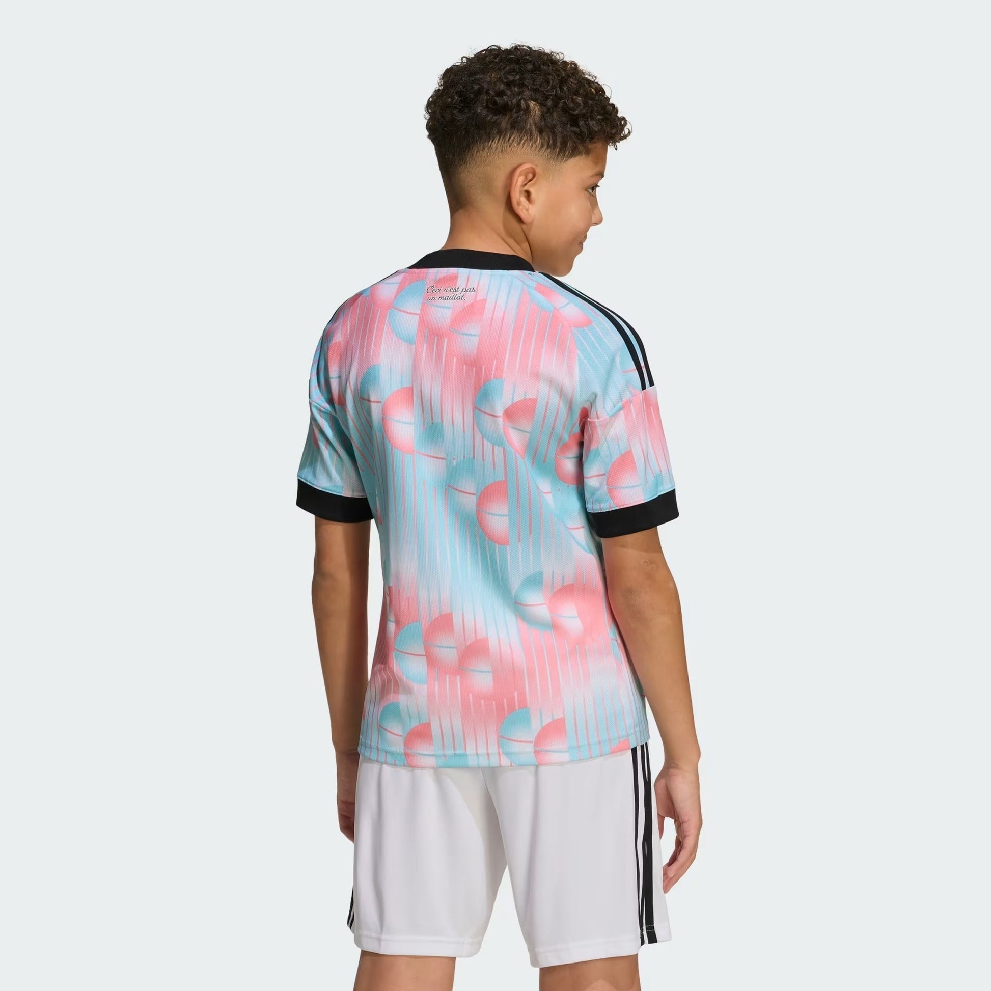 Conjunto Infantil Bélgica 2026/27 II Kit - detalhe da manga