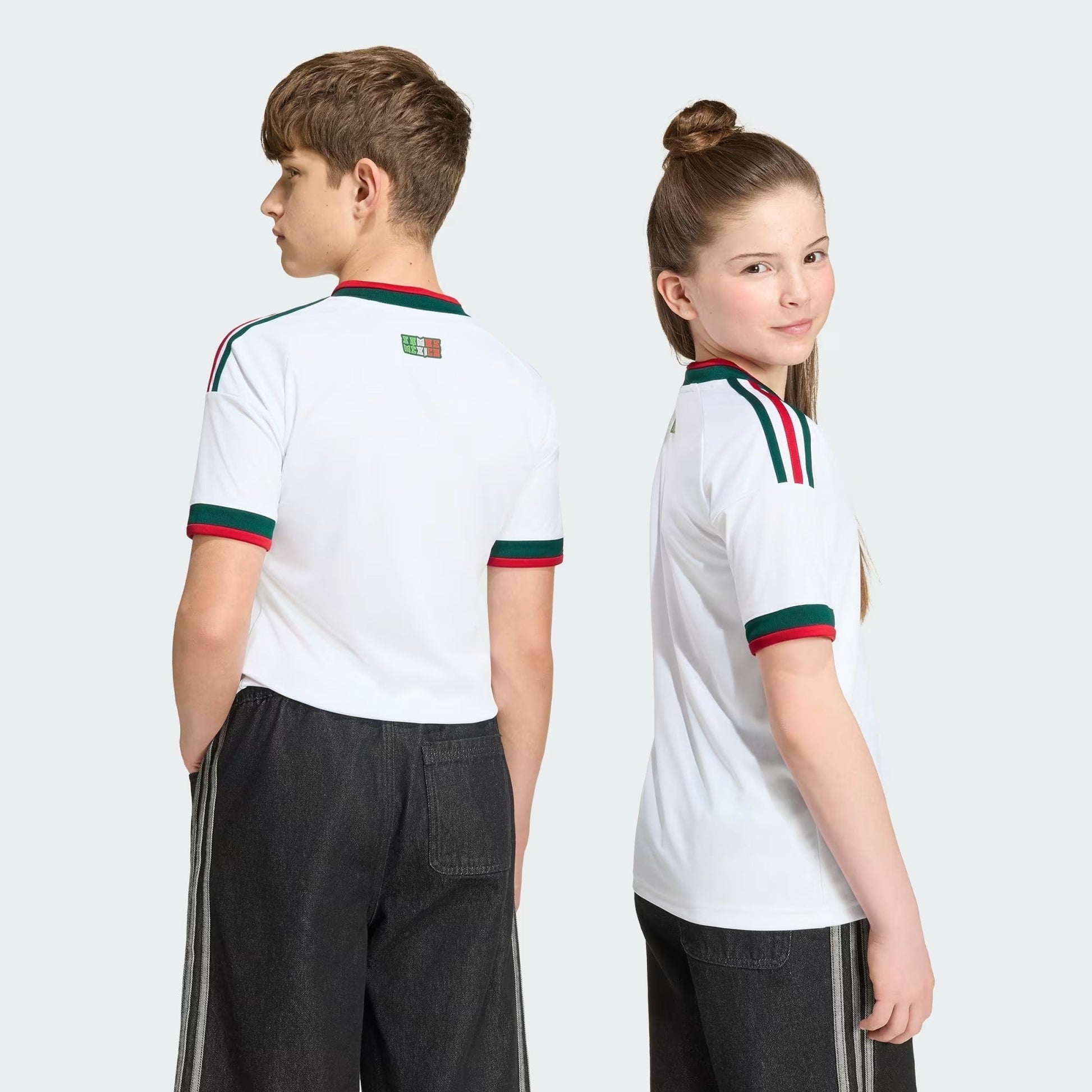 Conjunto Infantil México 2026/27 II Kit - vista traseira