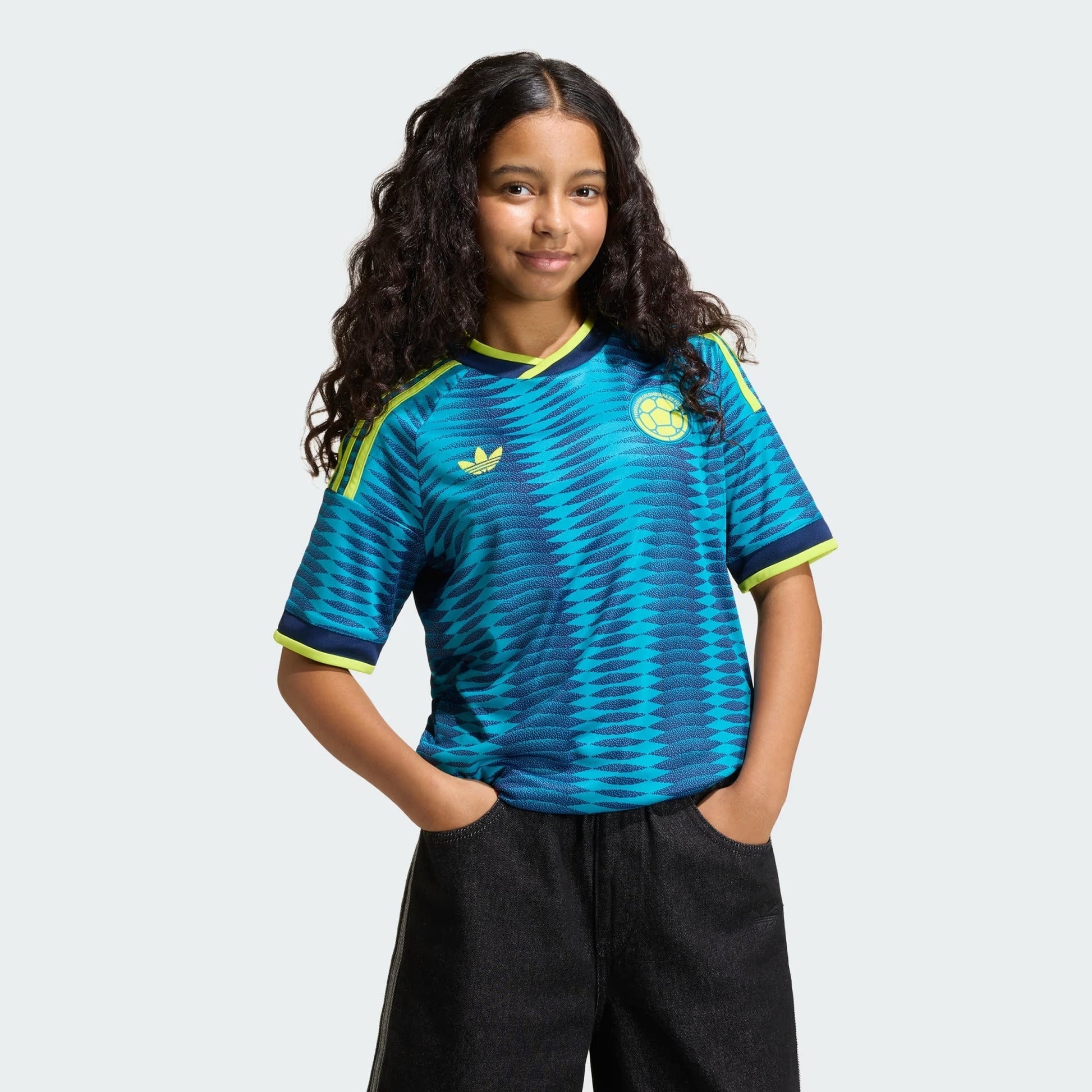 Conjunto Infantil Colômbia 2026/27 II Kit - detalhe da gola