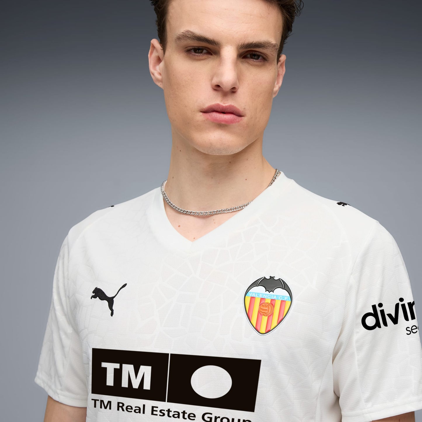 Camisa Puma Valencia 2025/26 I - vista traseira