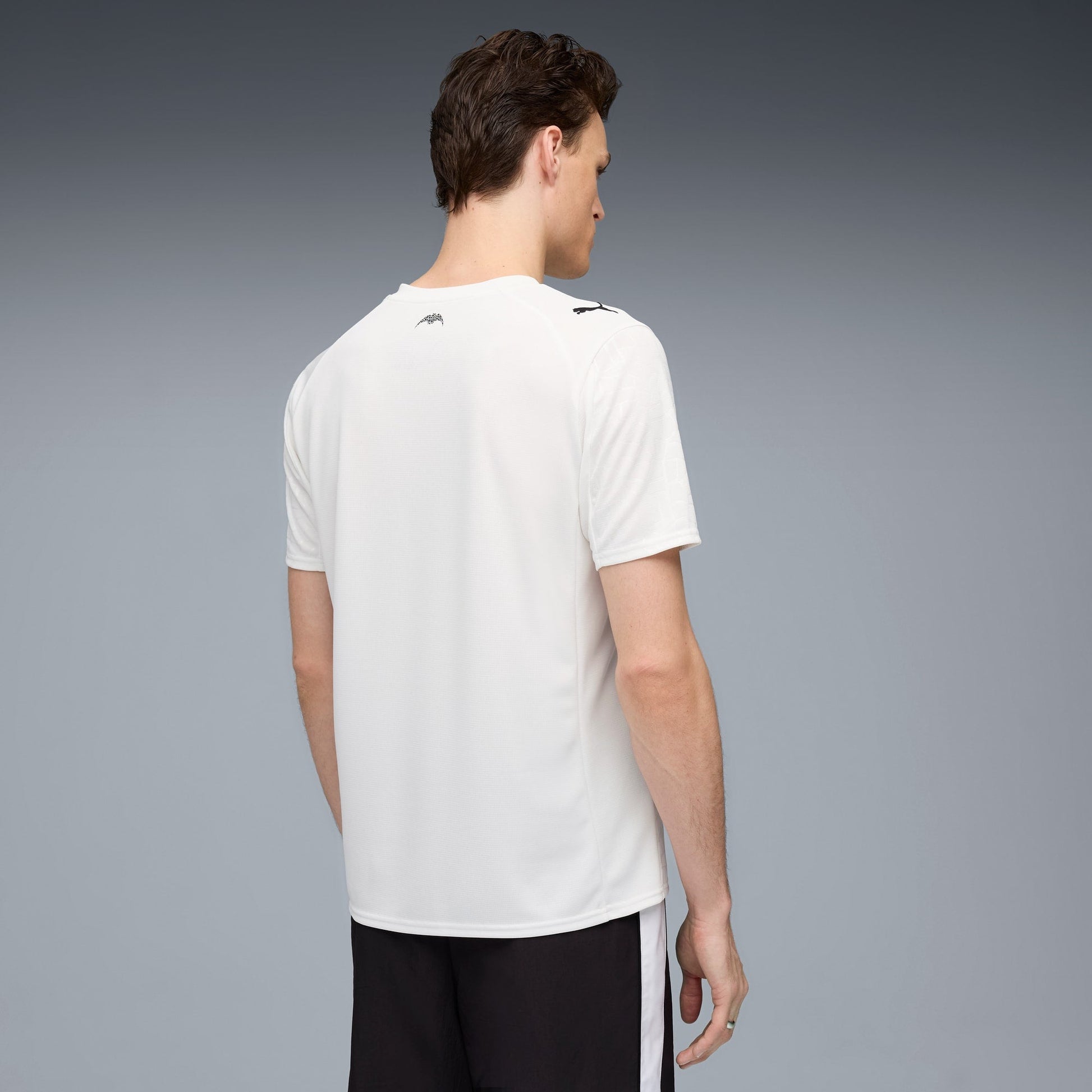 Camisa Puma Valencia 2025/26 I - detalhe da gola