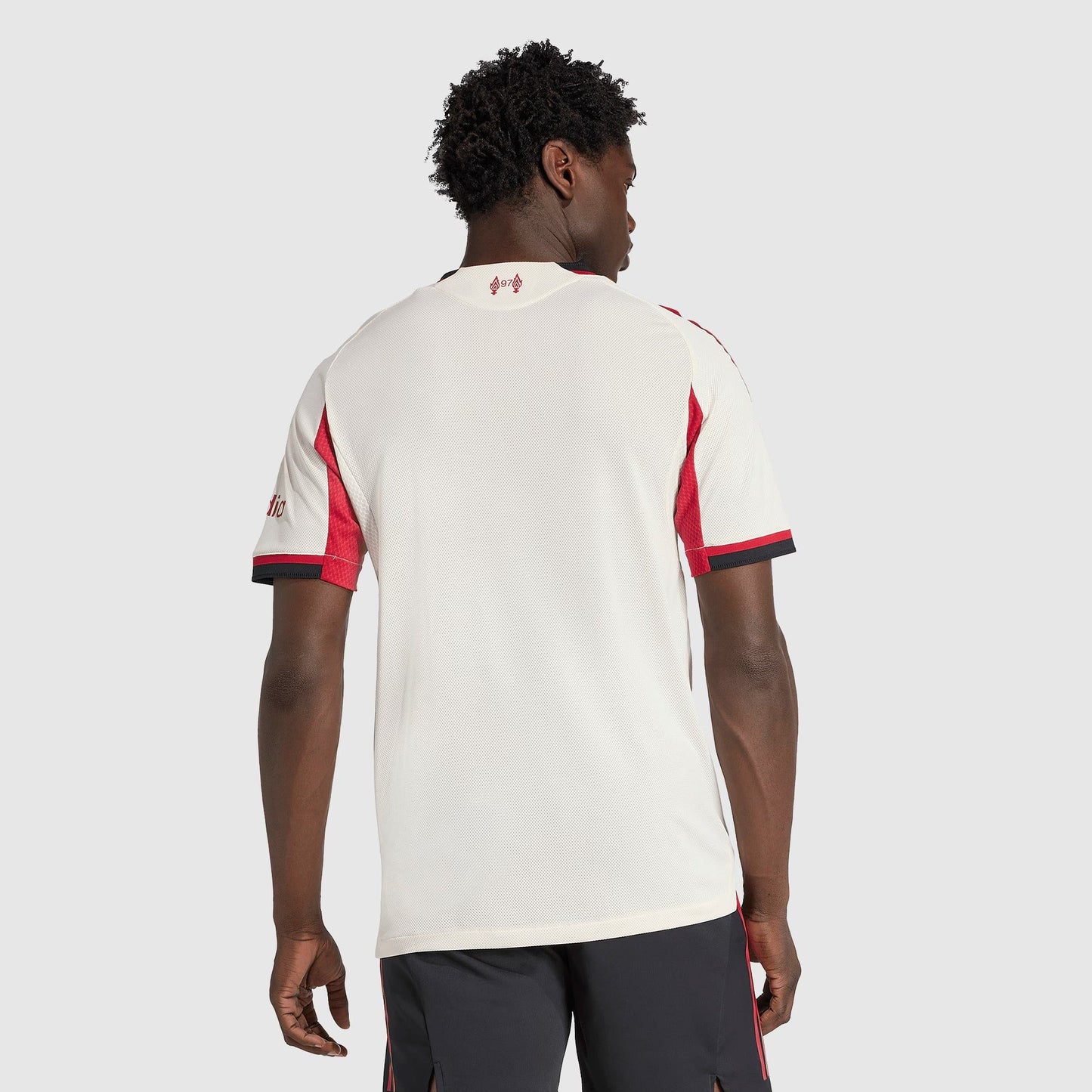 Camisa adidas Liverpool 2025/26 II Jogador - detalhe da manga