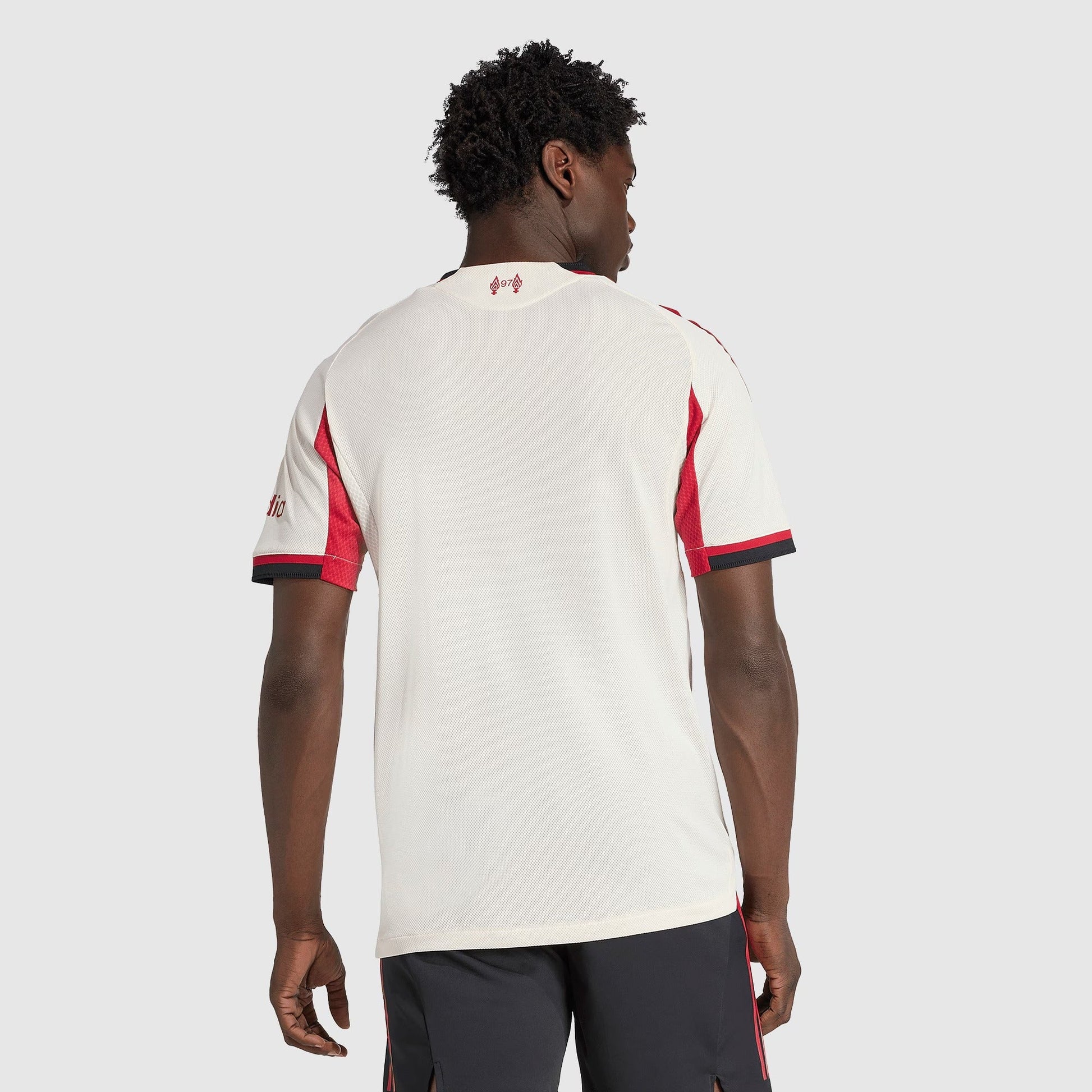 Camisa adidas Liverpool 2025/26 II Jogador - detalhe da manga