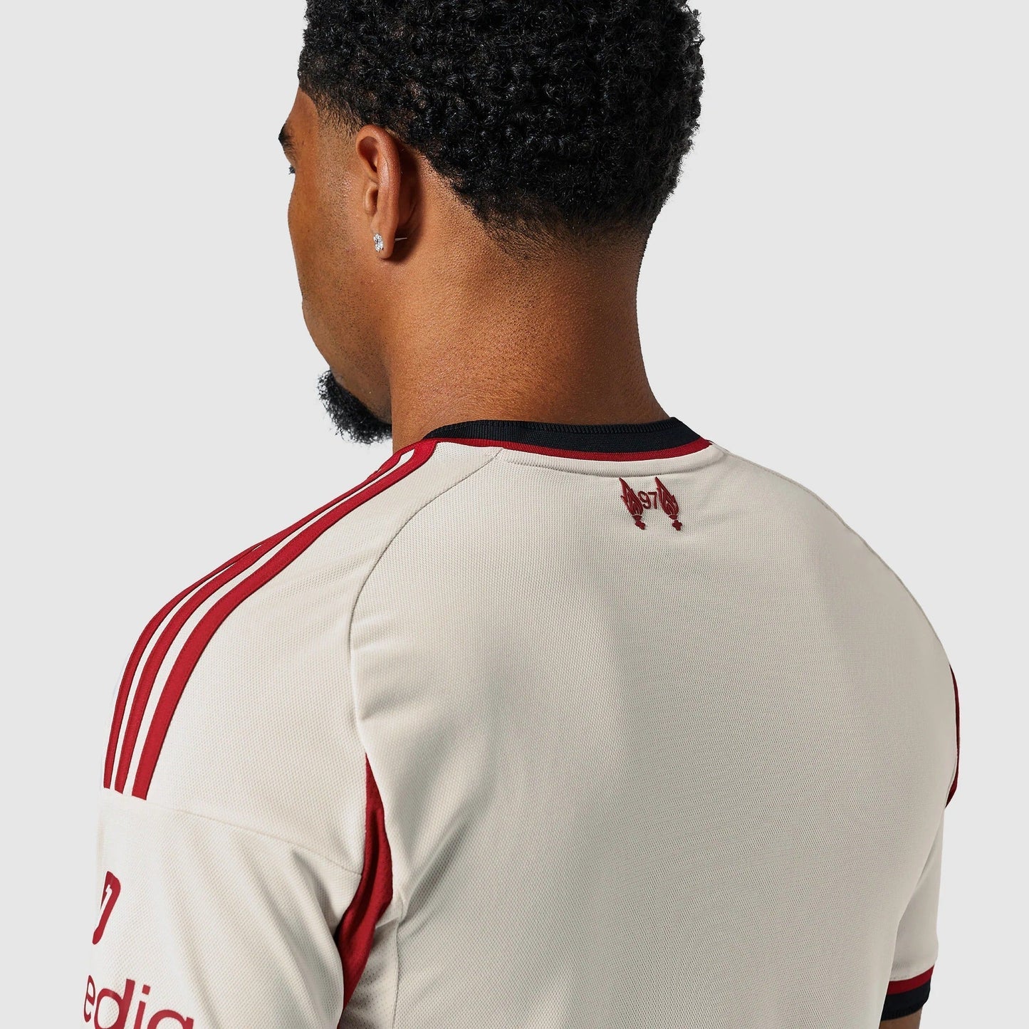 Camisa Adidas Liverpool 2025/26 II Torcedor - detalhe da manga