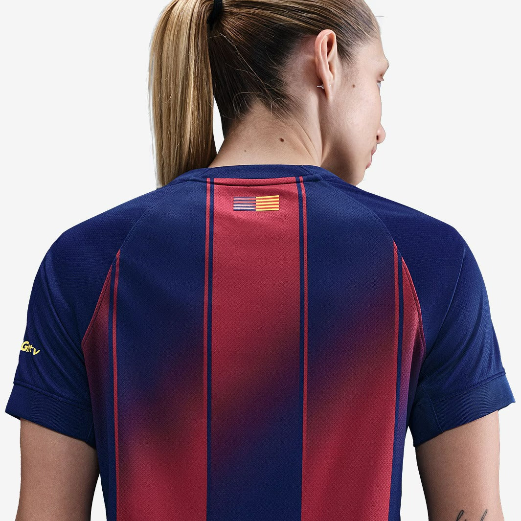 Camisa Feminina Nike Barcelona 2025/26 I Torcedor - detalhe da manga