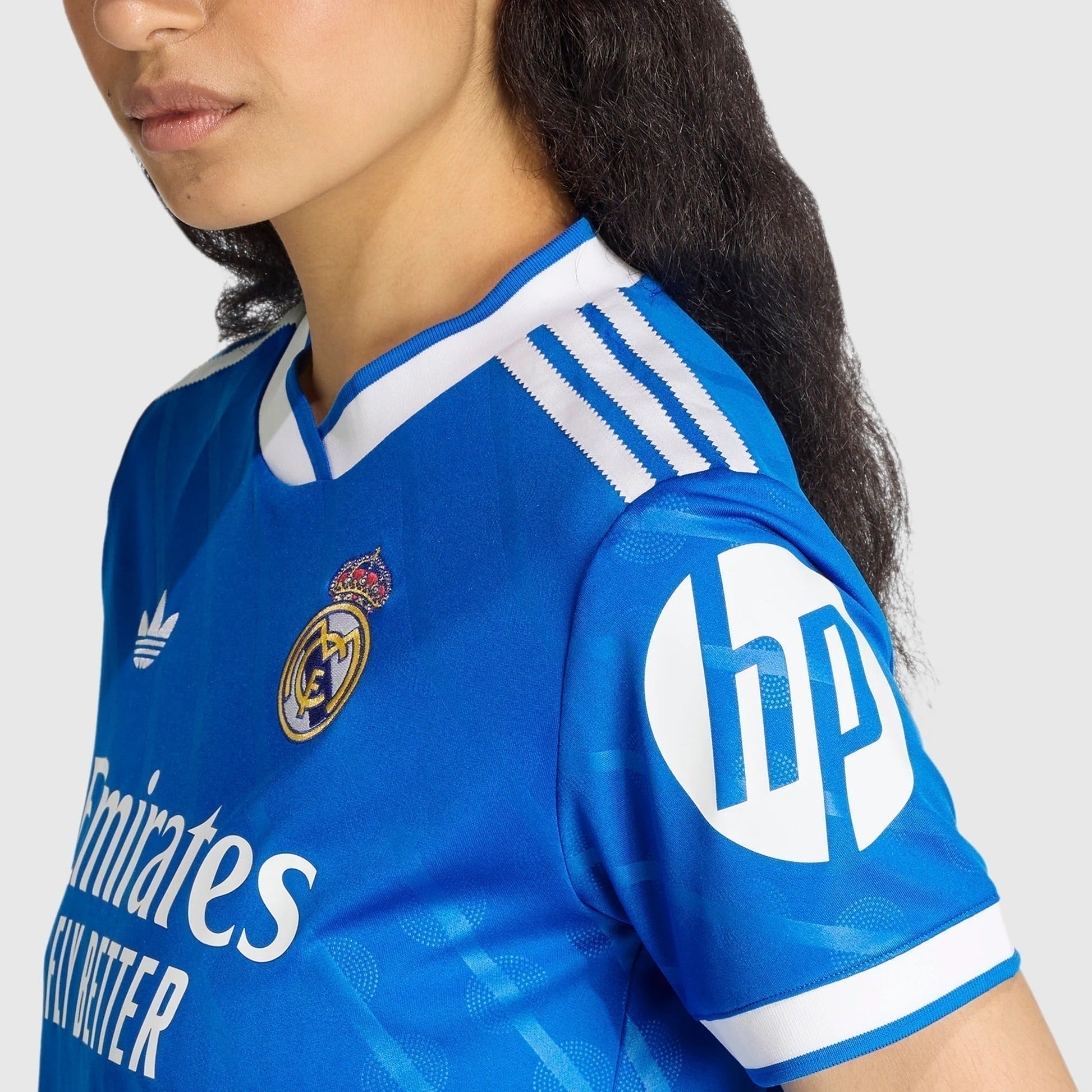 Camisa Feminina Adidas Real Madrid 2025/26 III - detalhe