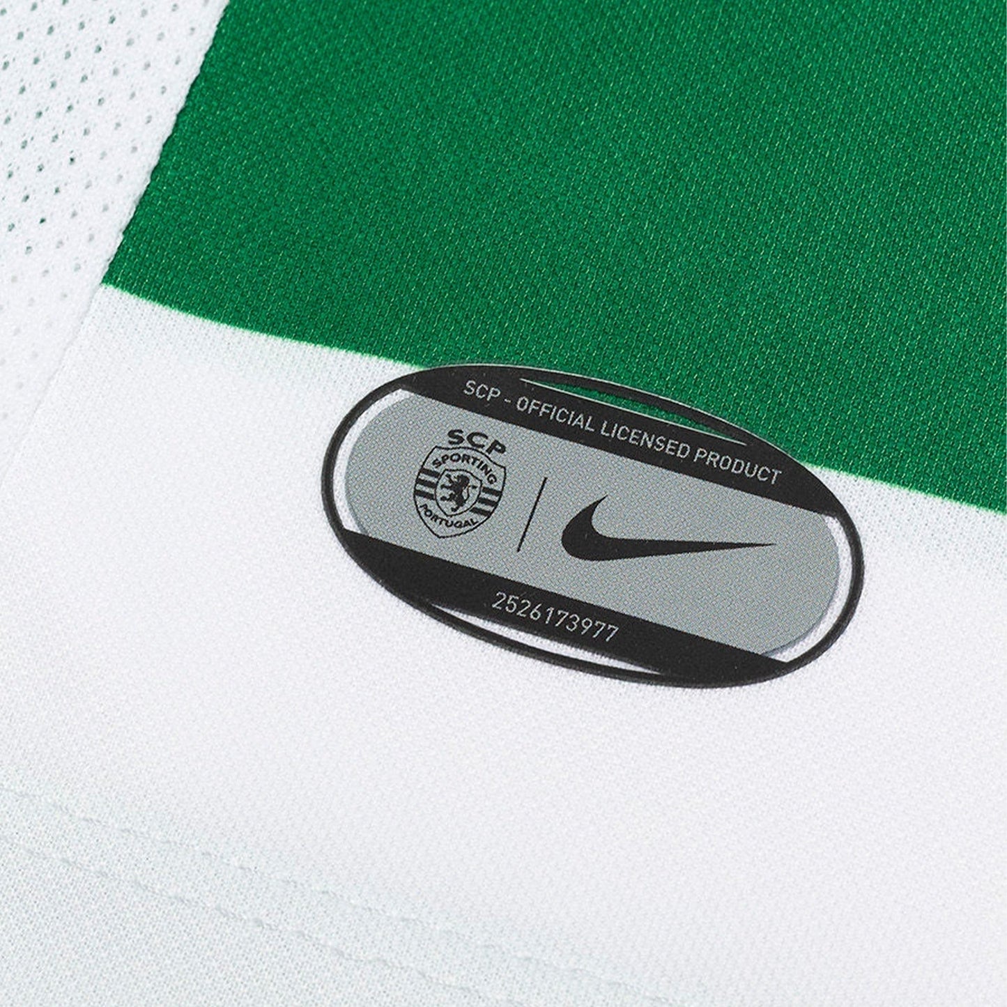 Camisa Sporting 2025/26 I - detalhe da gola