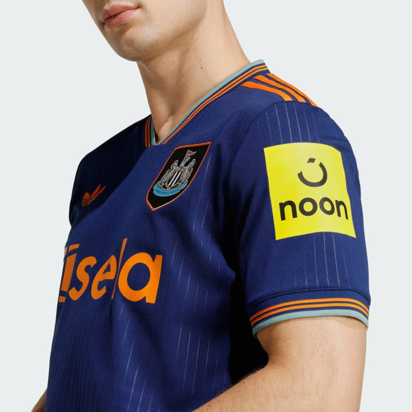 Camisa adidas Newcastle United 2025/26 II - detalhe