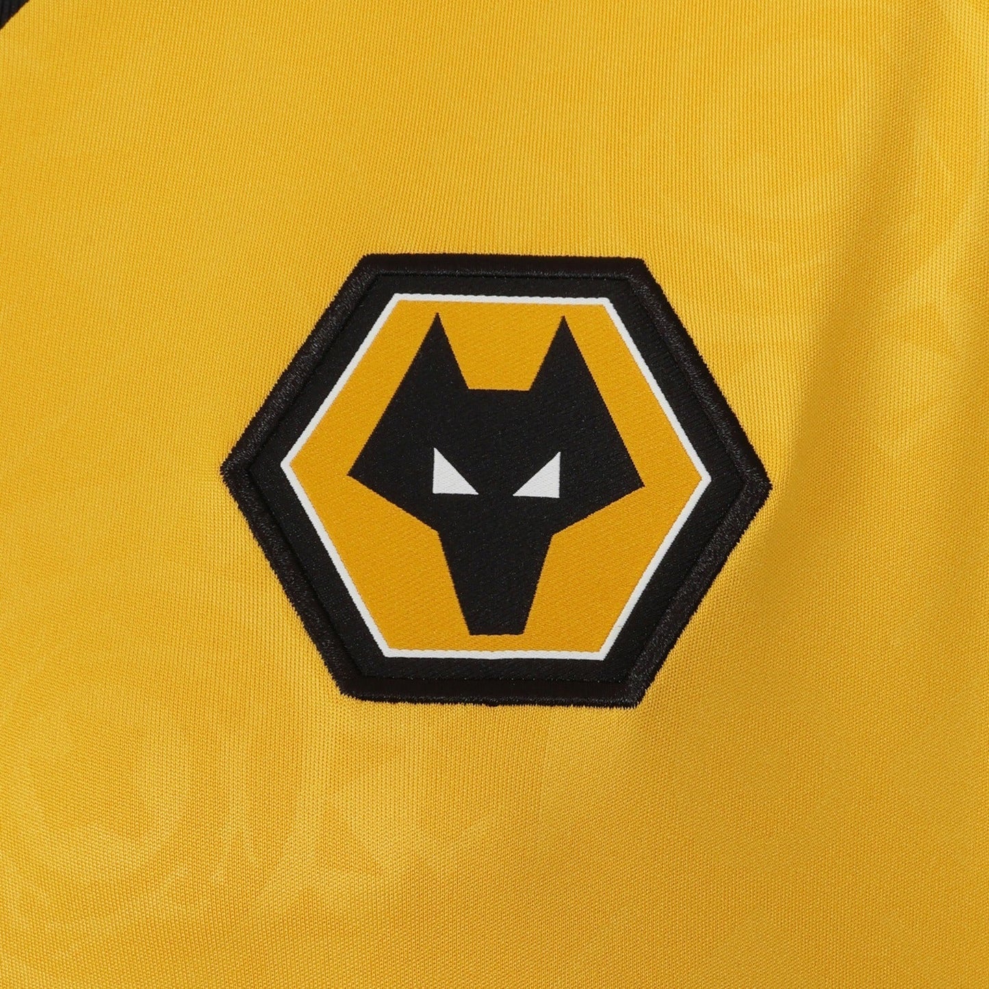 Camisa Feminina Wolves 2025/26 I - detalhe da gola