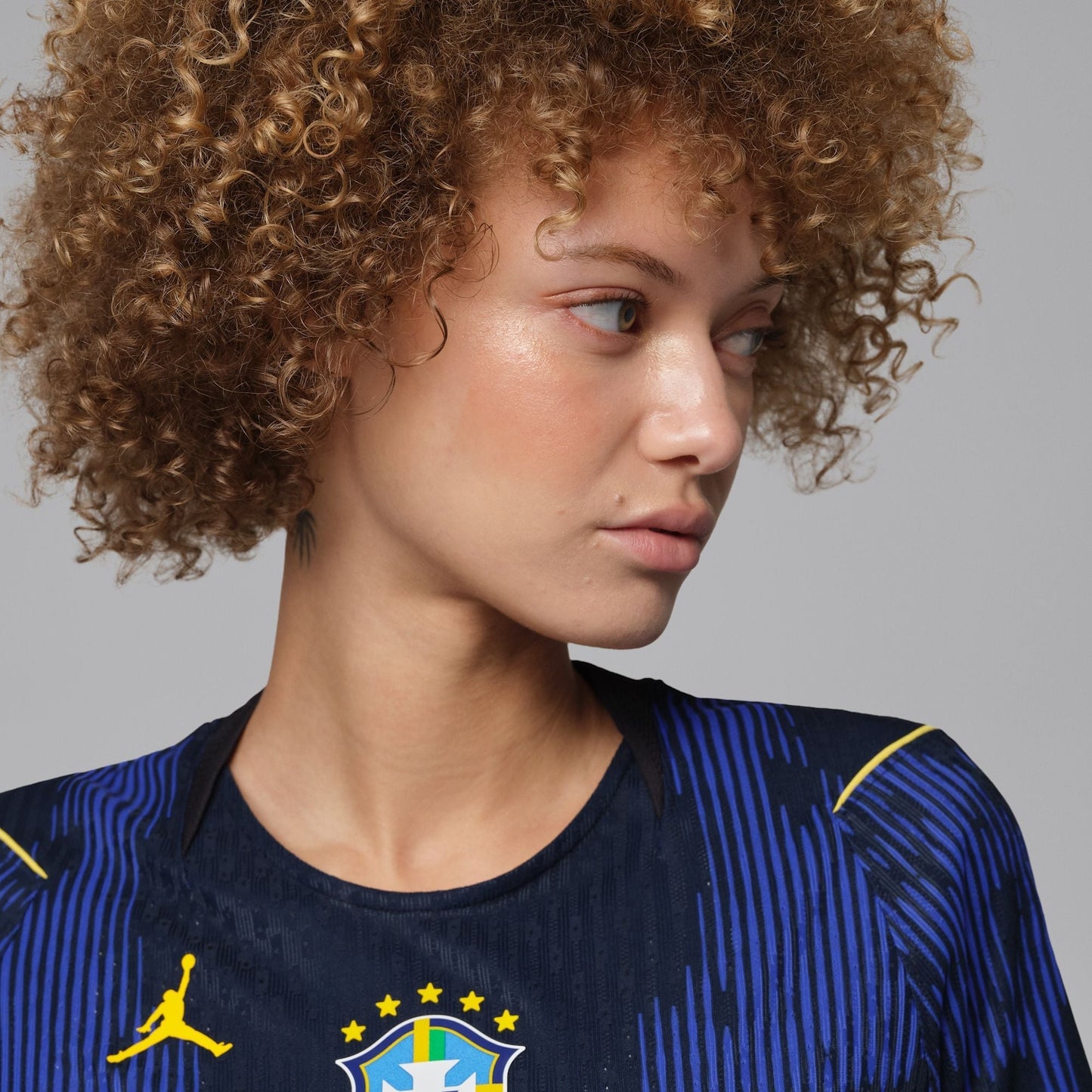 Camisa Feminina Seleção Brasileira 2026/27 II - detalhe