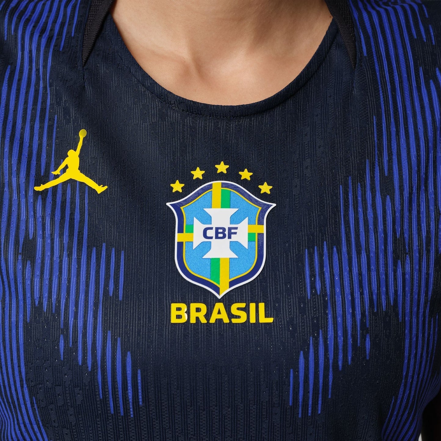 Camisa Feminina Seleção Brasileira 2026/27 II - detalhe da gola