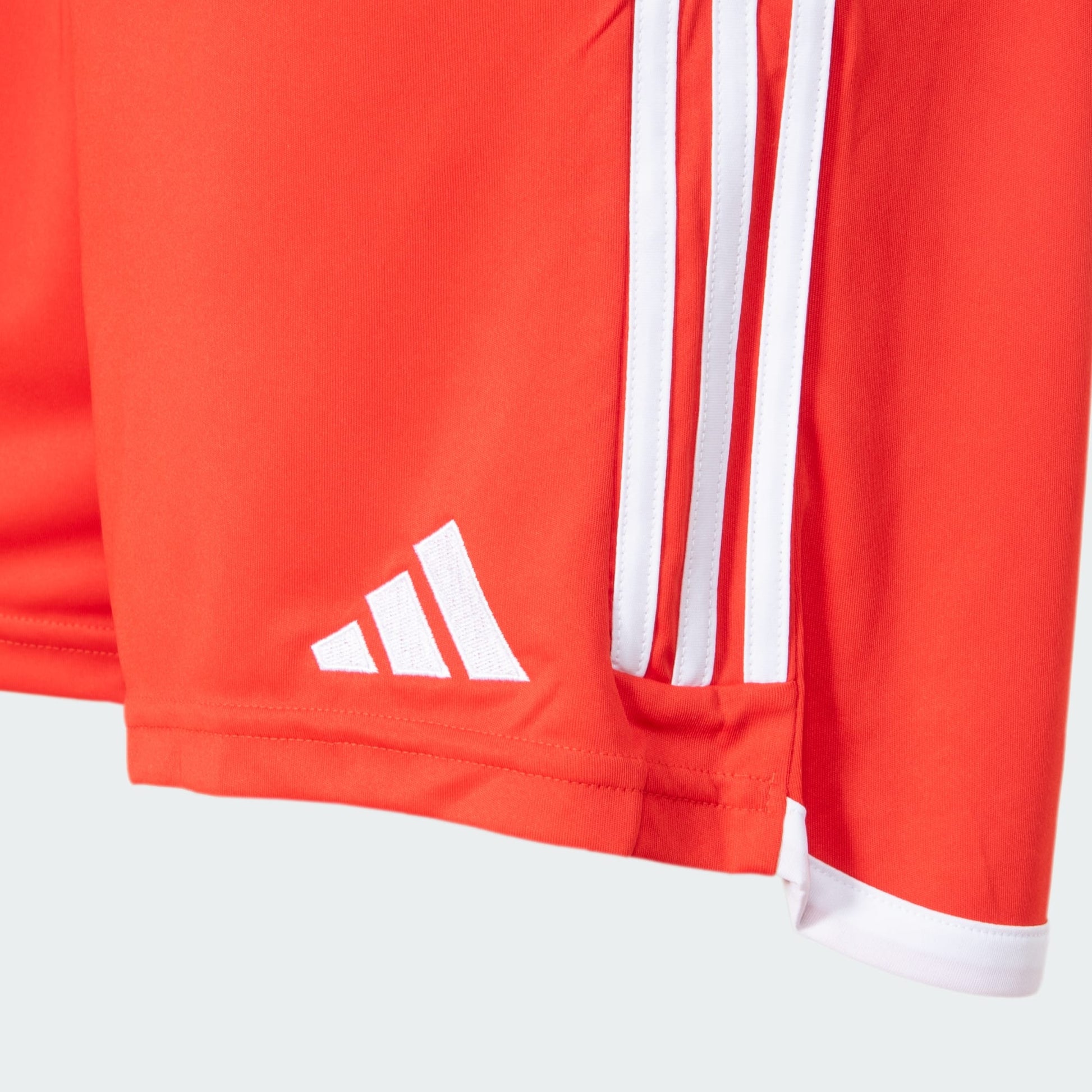 Shorts adidas Internacional 2025/26 II - detalhe